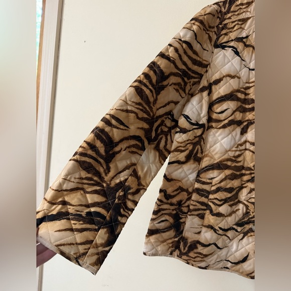 Chico's Quilted Jacket Coat in Tan and Brown Tiger Pattern, Chico’s Sz 2 (12/L) - Picture 5 of 10